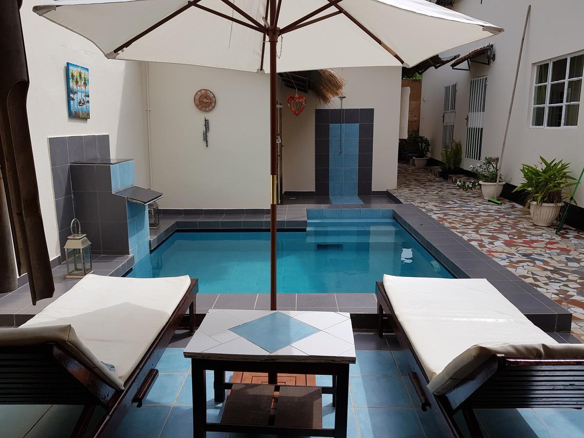 Mandinka Lodge Кололи Экстерьер фото