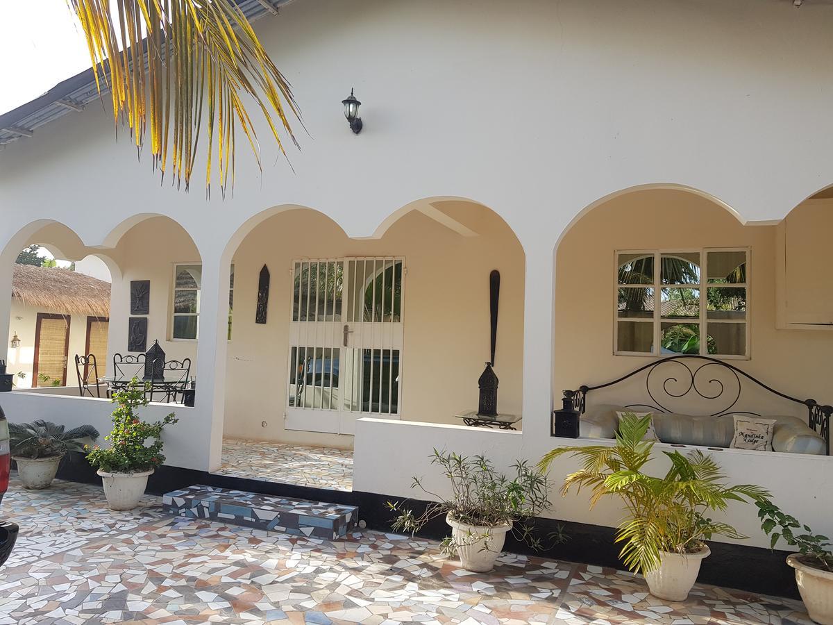 Mandinka Lodge Кололи Экстерьер фото