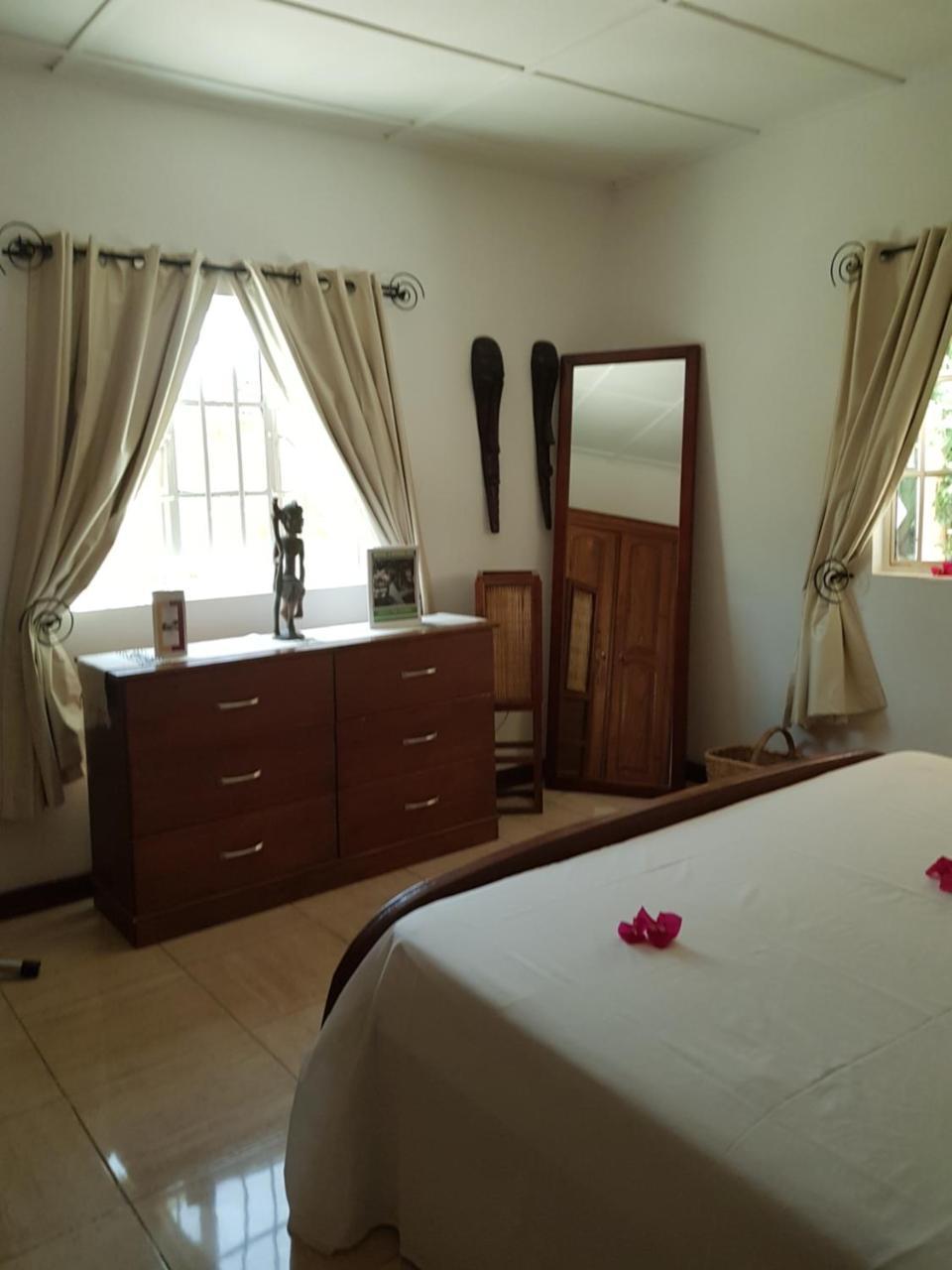 Mandinka Lodge Кололи Экстерьер фото