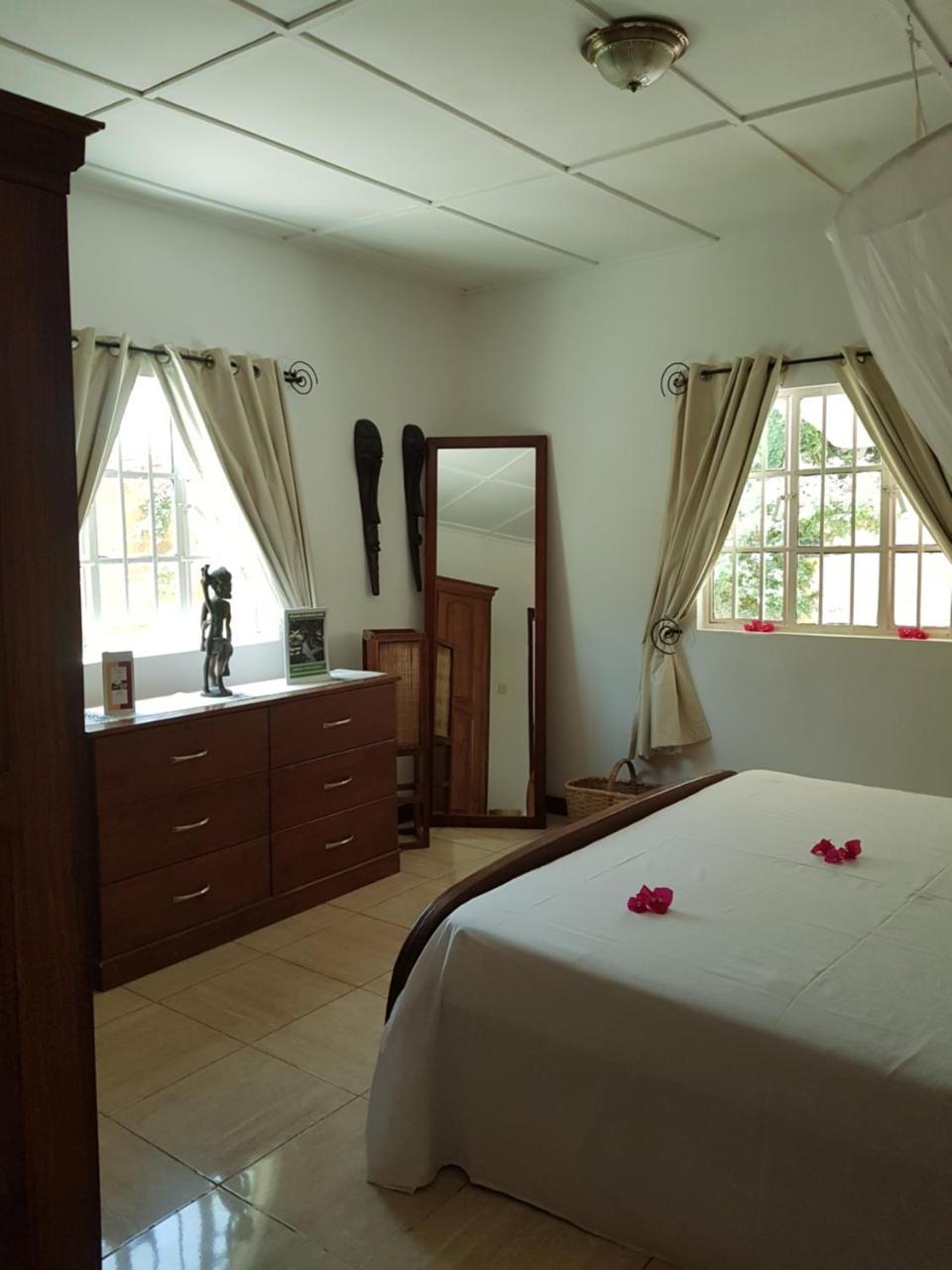 Mandinka Lodge Кололи Экстерьер фото