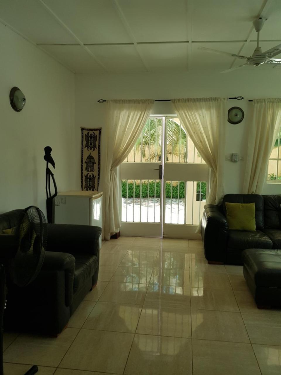 Mandinka Lodge Кололи Экстерьер фото